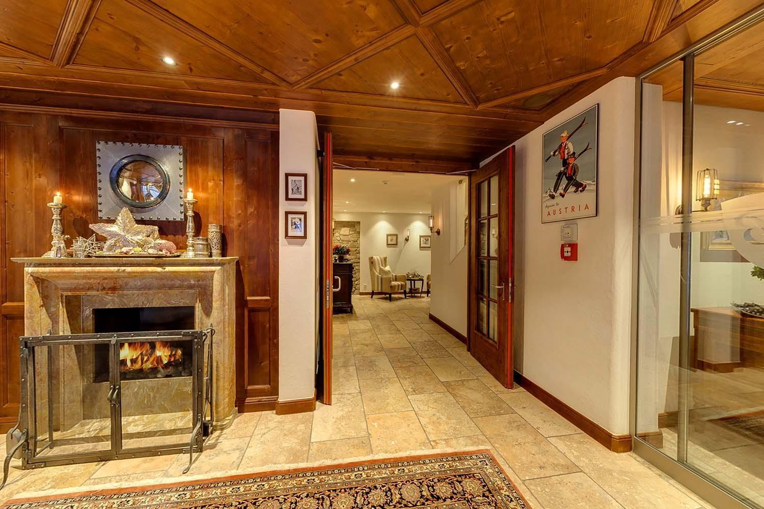 Bentleys House Mountain Residence Zürs Extérieur photo